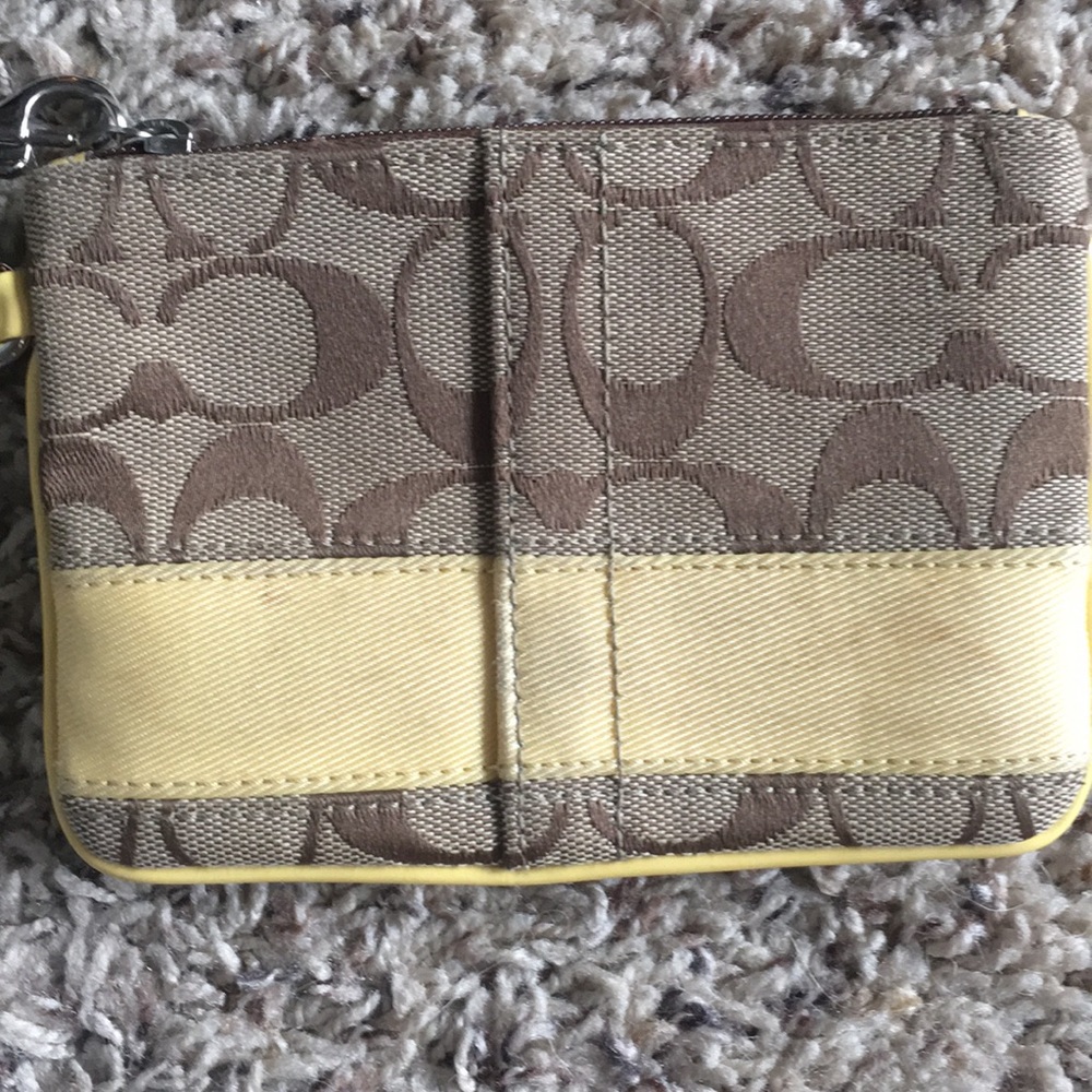 🌷 Yellow Coach Wristlet 🌷 - Picture 4 of 5